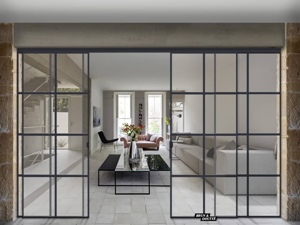 Comment choisir et installer une cloison verrière avec porte coulissante