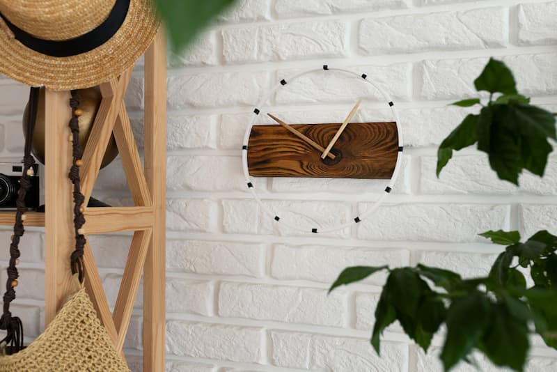 Une horloge design discrète