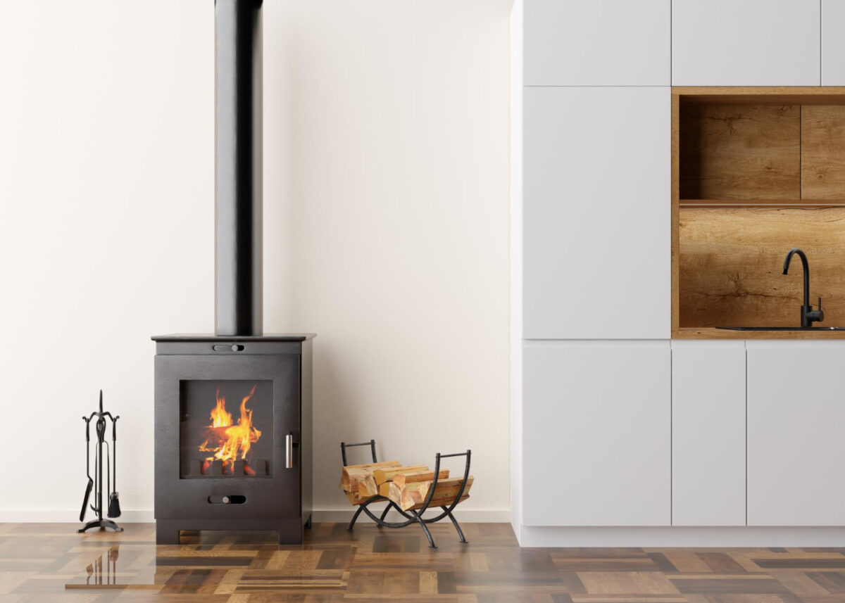 un poele a bois installé dans une jolie maison moderne au style épuré